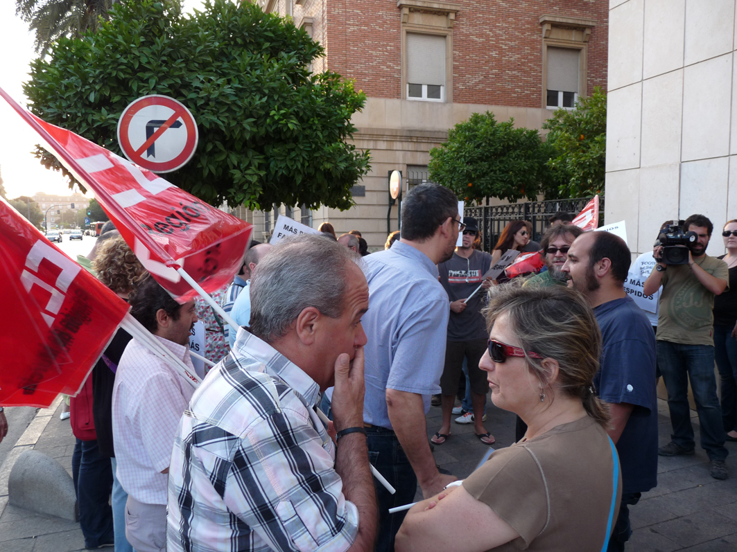 Concentracin 5 de junio frente a Delegacin Gobierno Murcia