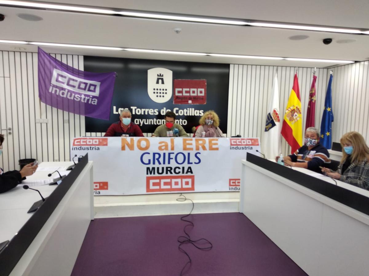 Rueda de prensa de CCOO Industria el 02/12/2021 ante el ERE presentado por Grifols en Las Torres de Cotillas (Murcia)