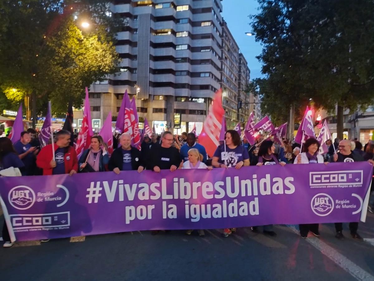 El feminismo de CCOO de la Región de Murcia llena las calles